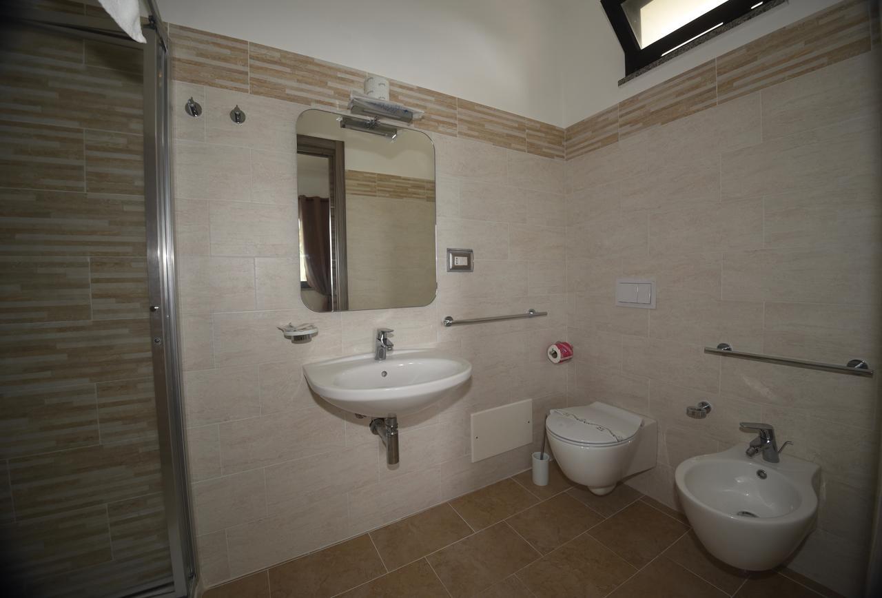 Villaggio Pineta Petto Bianco Капо-Ватикано Номер фото